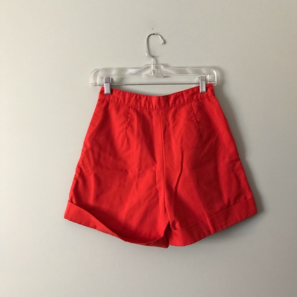 Vintage red pleated cuffed high waisted suit short - Picture 2 of 8